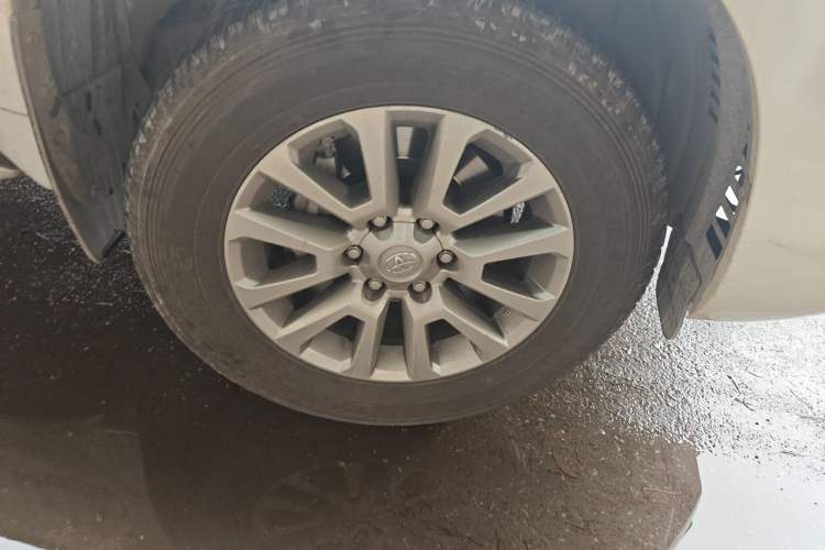 Used Toyota Prado 2018 3.5L Automatic TX-L with Rear-Mounted Spare Tire Right Front Wheel Hub