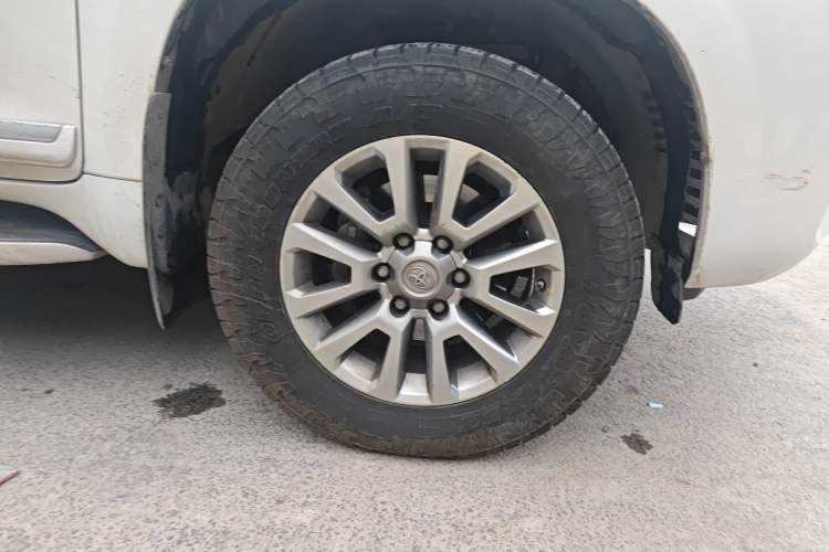 Used Toyota Prado 2018 3.5L Automatic TX Right Front Wheel Hub