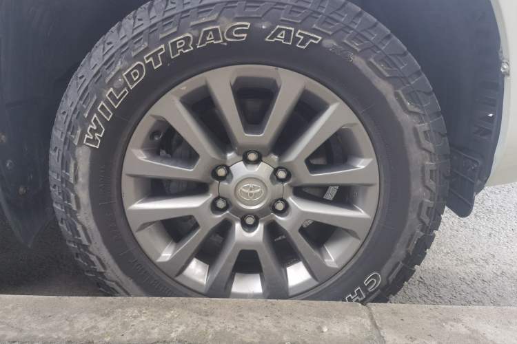 Used Toyota Prado 2018 3.5L Automatic SX Right Front Wheel Hub