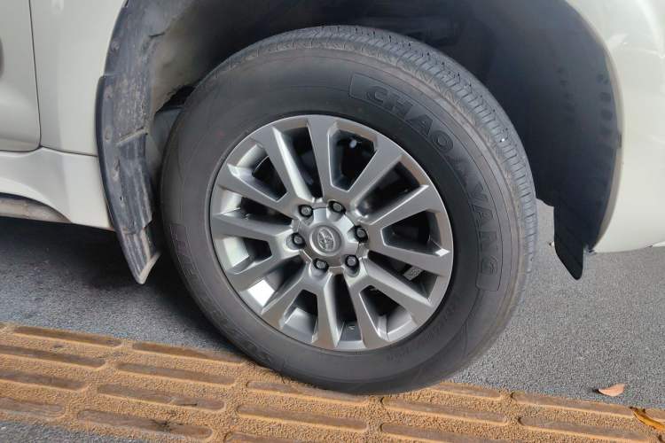 Used Toyota Prado 2018 3.5L Automatic TX Right Front Wheel Hub