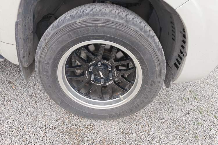 Used Toyota Prado 2018 3.5L Automatic TX-L NAVI with Rear-Mounted Spare Tire Right Front Wheel Hub