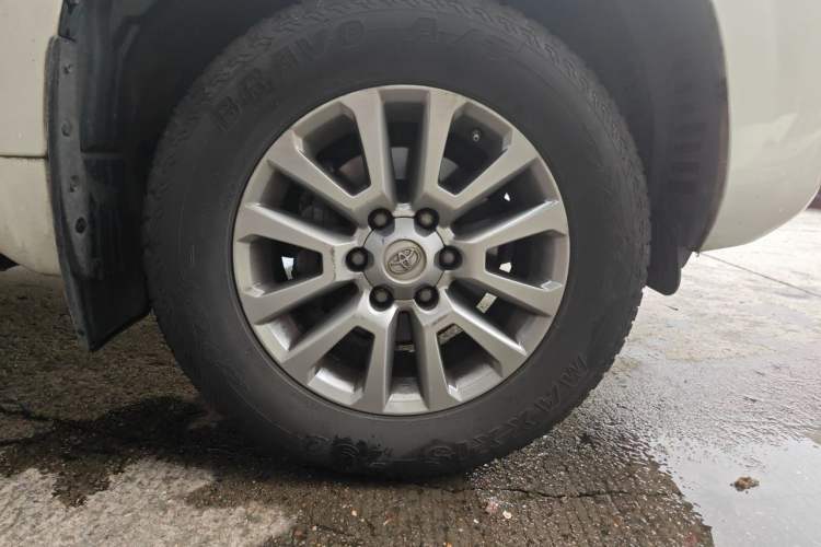 Used Toyota Prado 2018 3.5L Automatic TX-L Right Front Wheel Hub