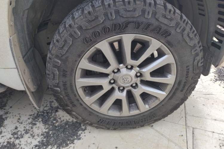 Used Toyota Prado 2018 3.5L Automatic TX-L Right Front Wheel Hub