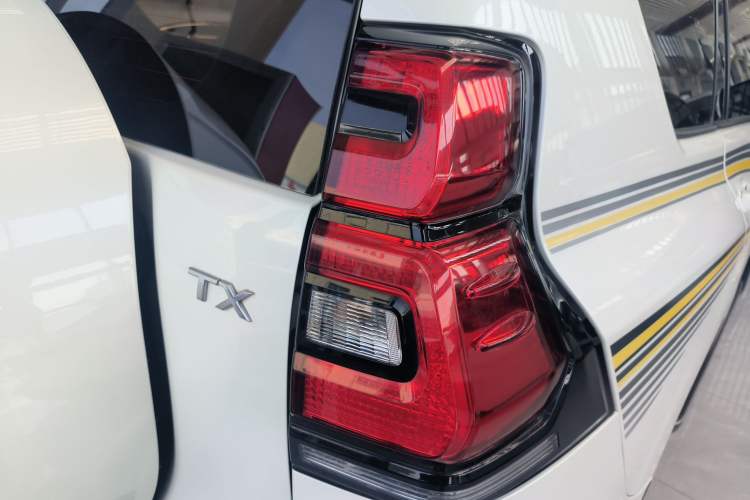 Used Toyota Prado 2018 3.5L Automatic TX-L with Rear-Mounted Spare Tire Right Rear Taillight
