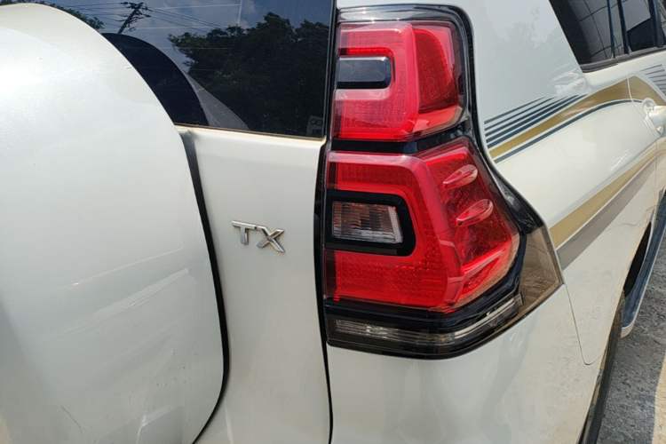 Used Toyota Prado 2018 3.5L Automatic TX-L with Rear-Mounted Spare Tire Right Rear Taillight