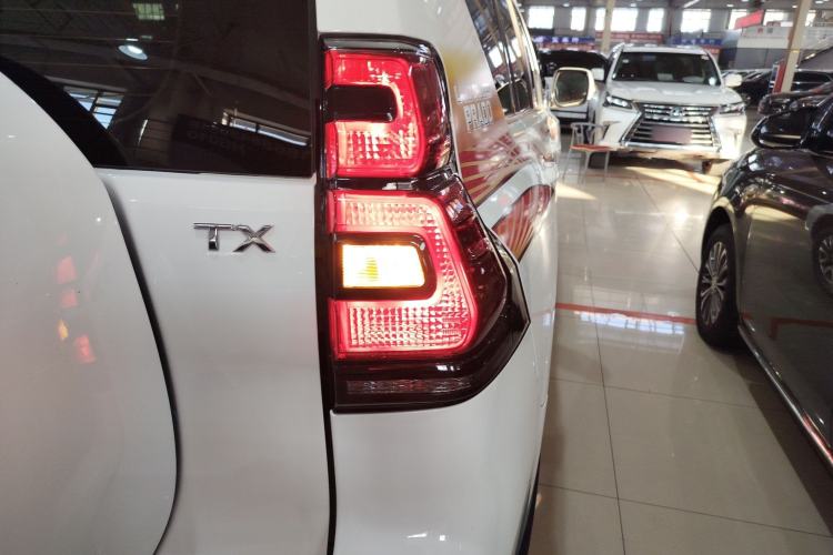 Used Toyota Prado 2018 3.5L Automatic TX-L with Rear-Mounted Spare Tire Right Rear Taillight