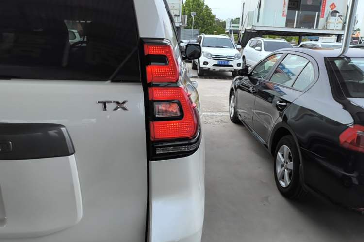Used Toyota Prado 2018 3.5L Automatic TX-L Right Rear Taillight