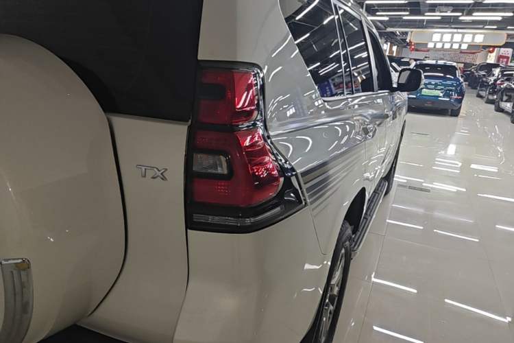 Used Toyota Prado 2018 3.5L Automatic TX-L NAVI with Rear-Mounted Spare Tire Right Rear Taillight