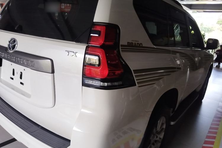 Used Toyota Prado 2018 3.5L Automatic TX-L NAVI Right Rear Taillight