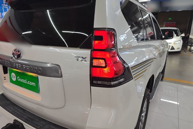 Used Toyota Prado 2018 3.5L Automatic TX-L Right Rear Taillight