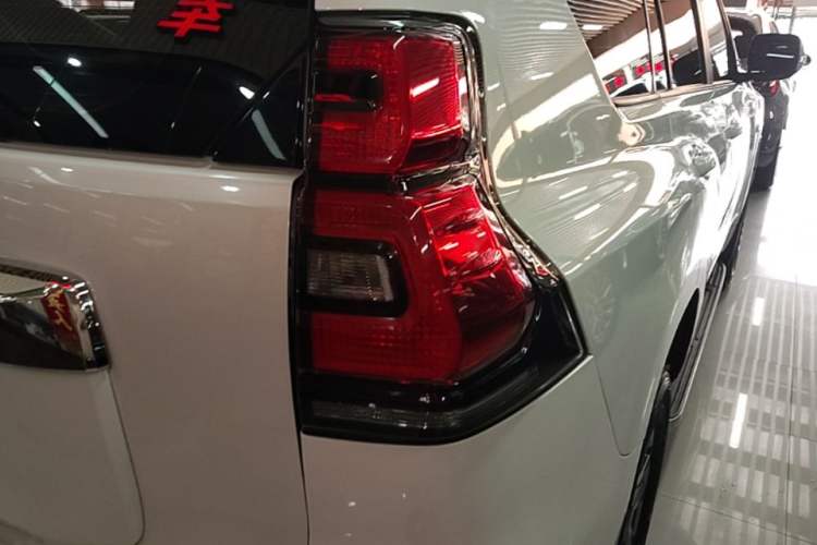 Used Toyota Prado 2018 3.5L Automatic TX-L Right Rear Taillight
