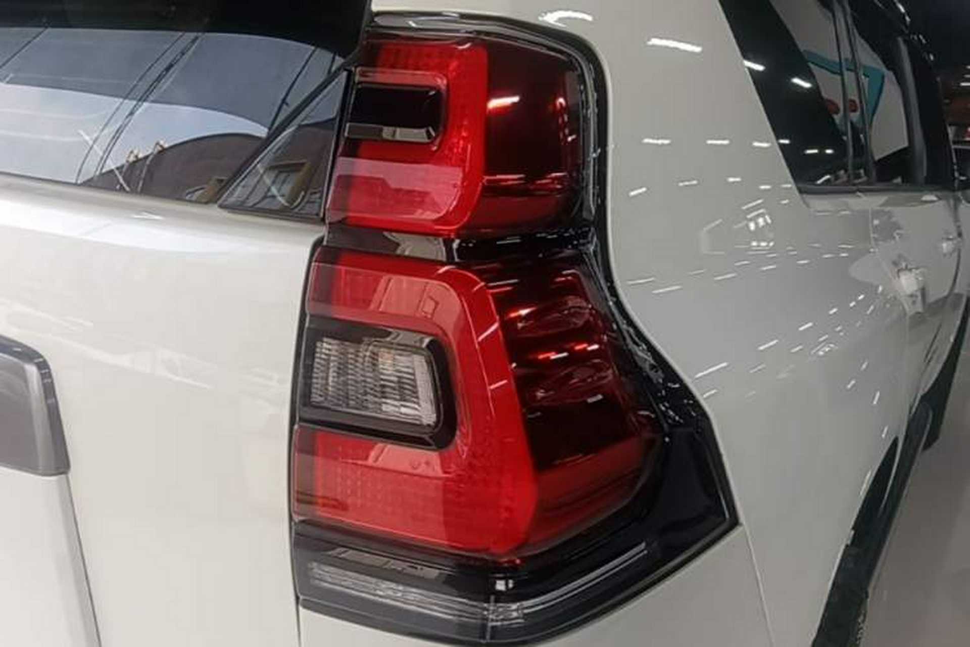 Used Toyota Prado 2018 3.5L Automatic TX-L NAVI Right Rear Taillight