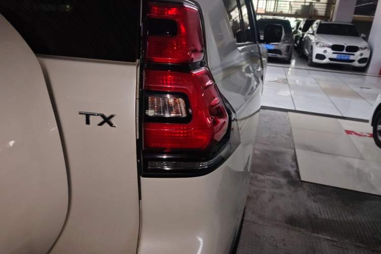 Used Toyota Prado 2018 3.5L Automatic TX-L NAVI with Rear-Mounted Spare Tire Right Rear Taillight