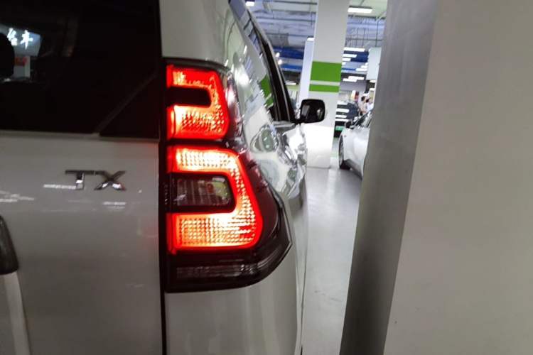 Used Toyota Prado 2018 3.5L Automatic TX-L Right Rear Taillight