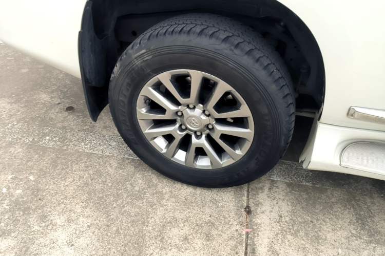 Used Toyota Prado 2018 4.0L U.S.-Spec Version 7 Seats Right Rear Wheel Hub