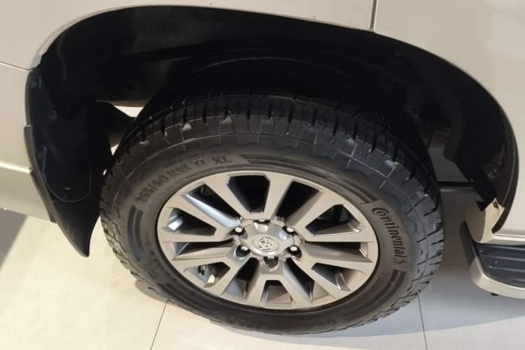 Used Toyota Prado 2018 3.5L Automatic TX-L Right Rear Wheel Hub