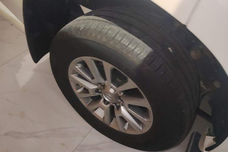 Used Toyota Prado 2018 3.5L Automatic TX-L NAVI with Rear-Mounted Spare Tire Right Rear Wheel Hub