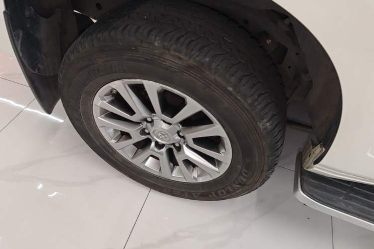 Used Toyota Prado 2018 3.5L Automatic TX-L Right Rear Wheel Hub
