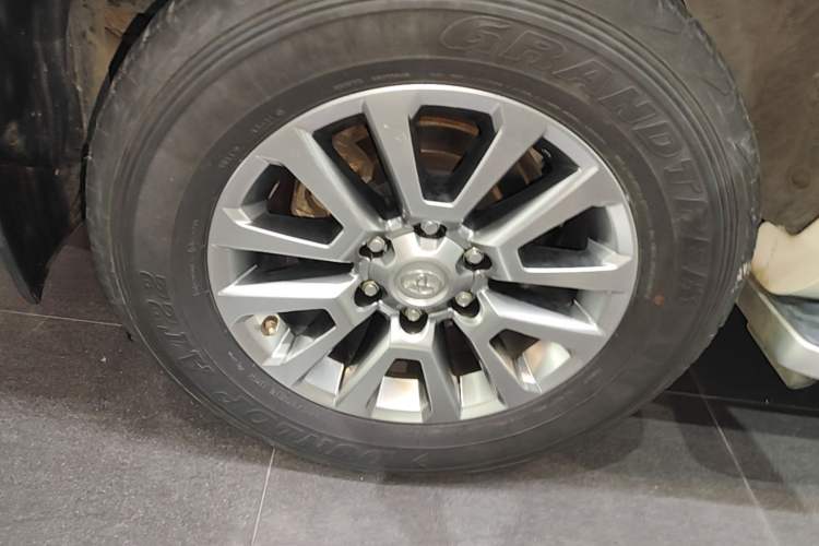 Used Toyota Prado 2018 3.5L Automatic TX-L NAVI Right Rear Wheel Hub