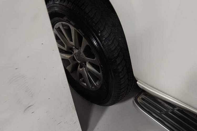 Used Toyota Prado 2018 3.5L Automatic TX-L Right Rear Wheel Hub