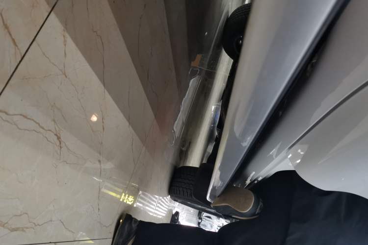Used Toyota Prado 2018 3.5L Automatic TX-L with Rear-Mounted Spare Tire Right Side Sill