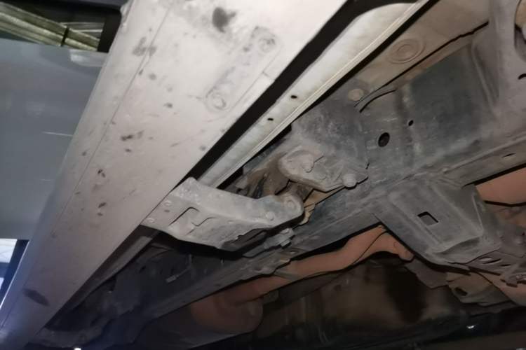 Used Toyota Prado 2018 3.5L Automatic VX NAVI with Rear-Mounted Spare Tire Right Side Sill