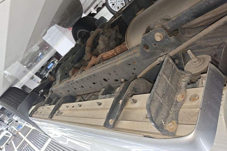 Used Toyota Prado 2018 3.5L Automatic TX-L with Rear-Mounted Spare Tire Right Side Sill