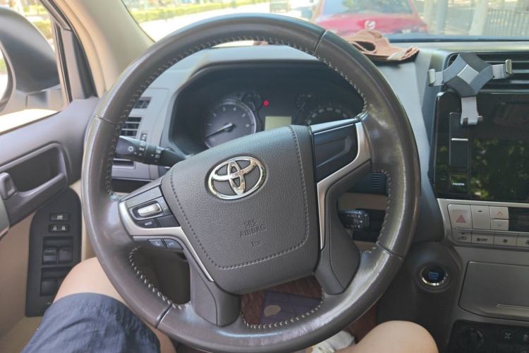 Used Toyota Prado 2018 4.0L GXR Dubai Edition – Middle East Steering Wheel