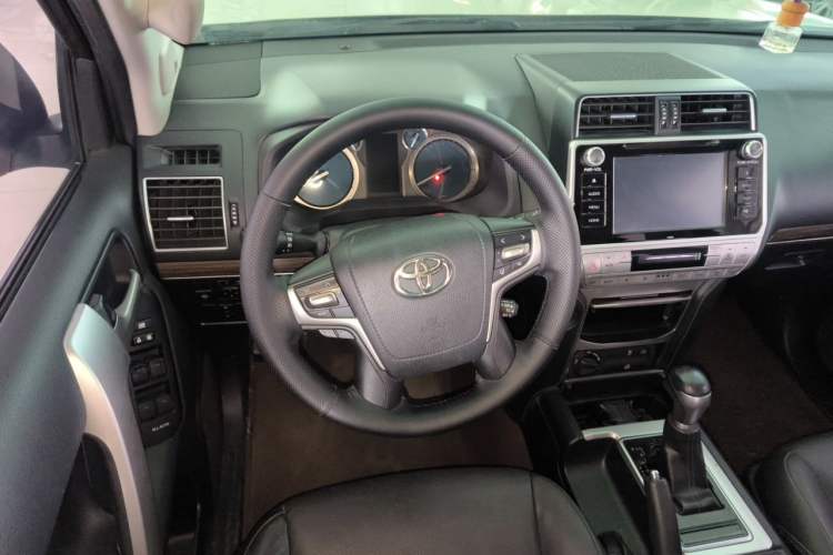 Used Toyota Prado 2018 3.5L Automatic TX-L Steering Wheel