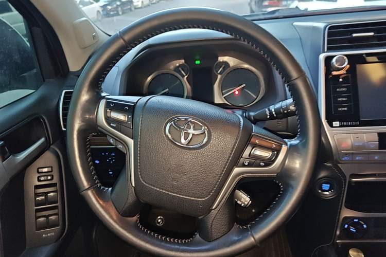 Used Toyota Prado 2018 3.5L Automatic TX-L NAVI Steering Wheel
