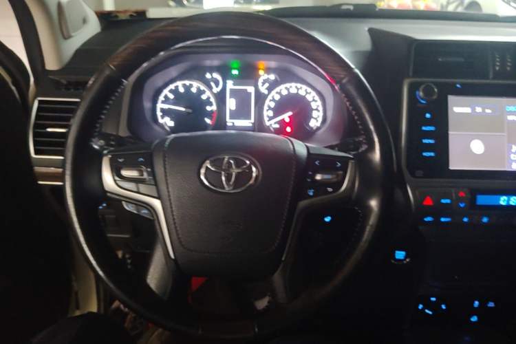 Used Toyota Prado 2018 3.5L Automatic TX-L NAVI with Rear-Mounted Spare Tire Steering Wheel