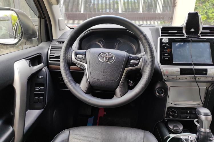 Used Toyota Prado 2018 3.5L Automatic TX-L Steering Wheel