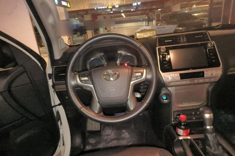 Used Toyota Prado 2018 3.5L Automatic TX-L Steering Wheel
