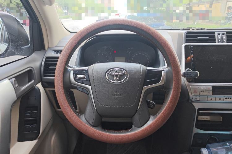 Used Toyota Prado 2018 2.7L TXL Nine-Cylinder External Fuel Tank Large Fuel Capacity – Middle East Steering Wheel