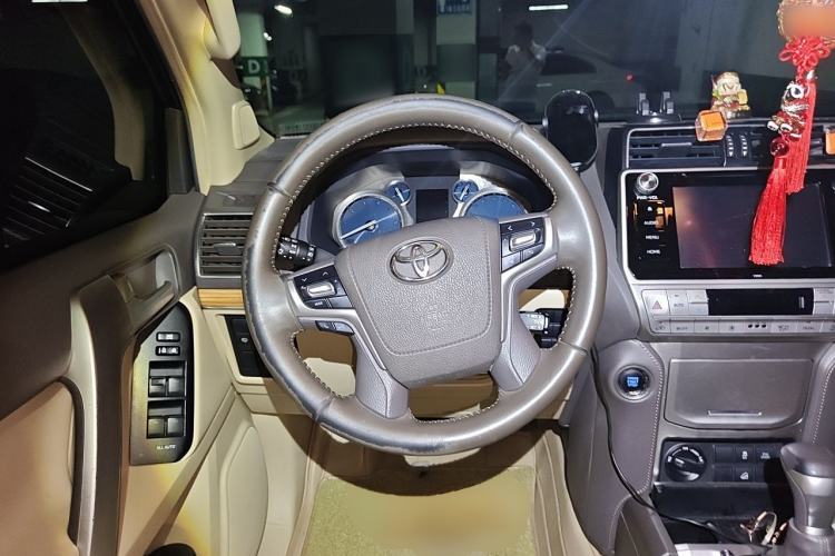 Used Toyota Prado 2018 3.5L Automatic TX-L Steering Wheel