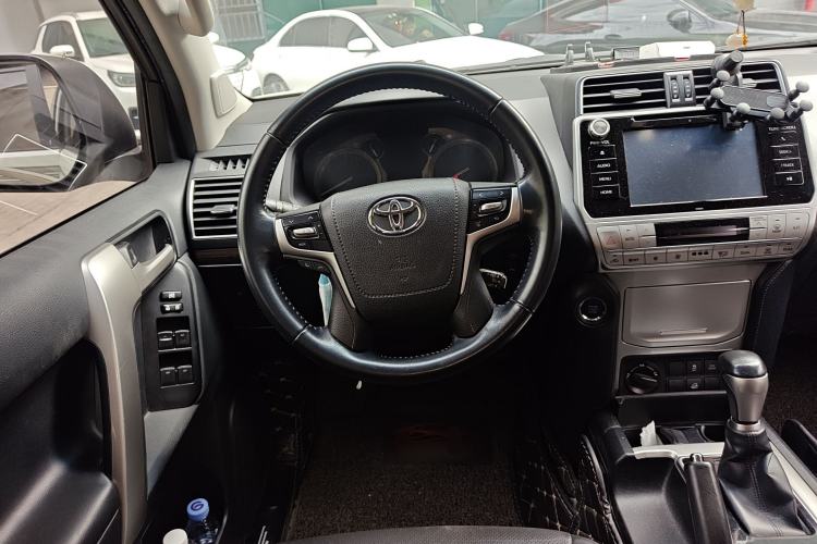 Used Toyota Prado 2018 3.5L Automatic TX-L Steering Wheel