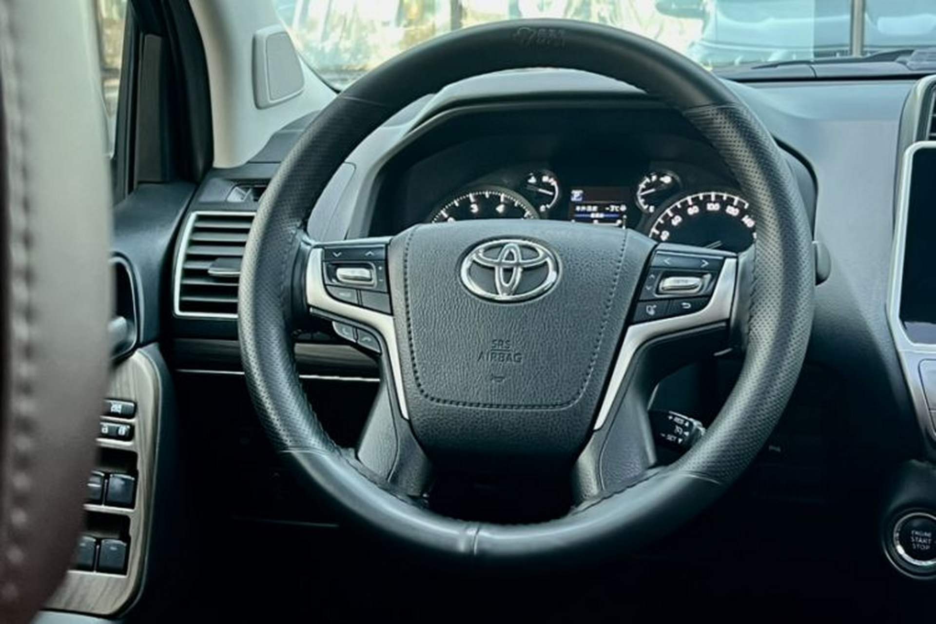 Used Toyota Prado 2018 3.5L Automatic TX-L with Rear-Mounted Spare Tire Steering Wheel