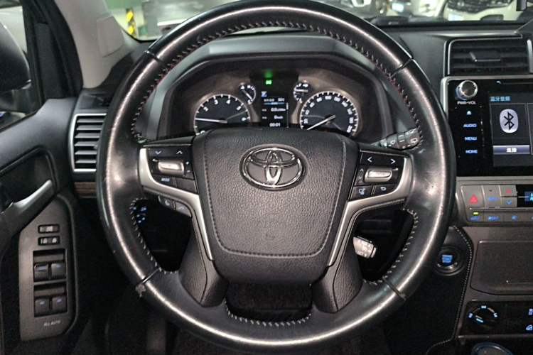 Used Toyota Prado 2018 3.5L Automatic TX-L Steering Wheel