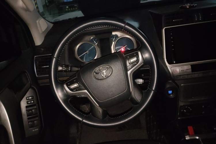 Used Toyota Prado 2018 3.5L Automatic TX-L with Rear-Mounted Spare Tire Steering Wheel
