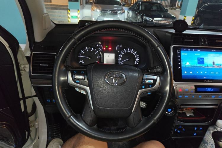 Used Toyota Prado 2018 3.5L Automatic TX-L Steering Wheel