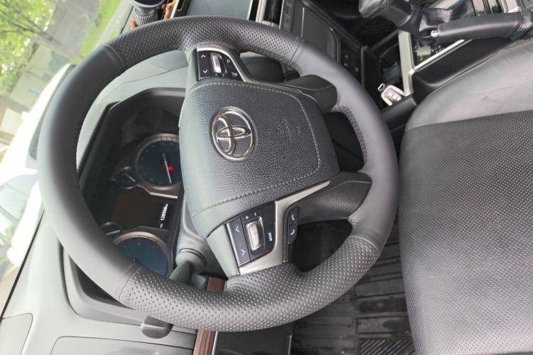 Used Toyota Prado 2018 3.5L Automatic TX-L Steering Wheel