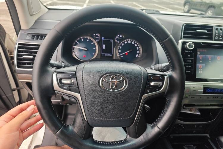 Used Toyota Prado 2018 3.5L Automatic TX-L Steering Wheel