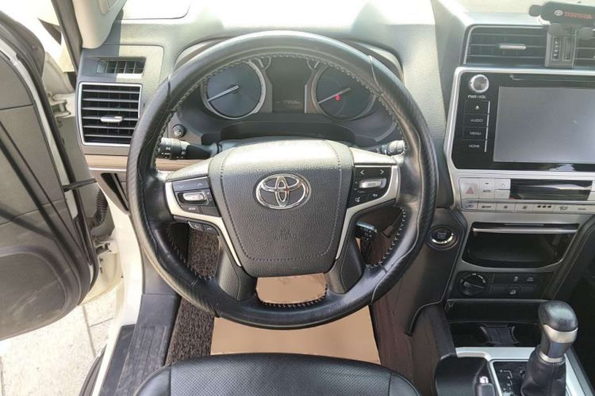 Used Toyota Prado 2018 3.5L Automatic TX-L with Rear-Mounted Spare Tire Steering Wheel