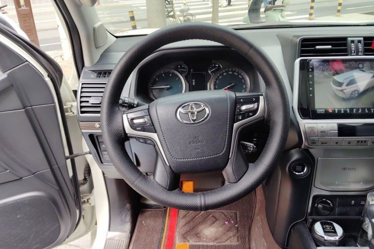 Used Toyota Prado 2018 3.5L Automatic TX-L Steering Wheel