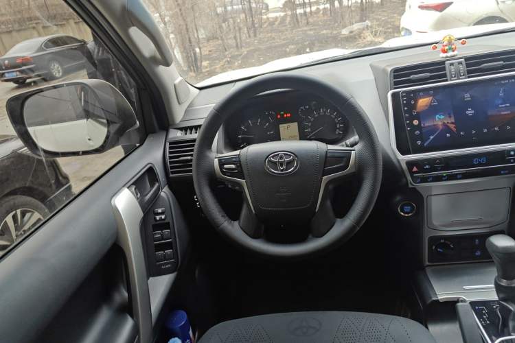 Used Toyota Prado 2018 3.5L Automatic SX Steering Wheel