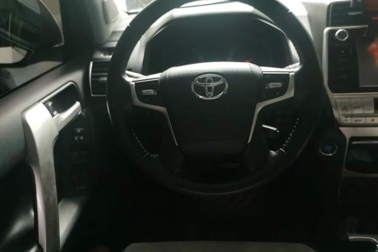 Used Toyota Prado 2018 3.5L Automatic TX-L with Rear-Mounted Spare Tire Steering Wheel