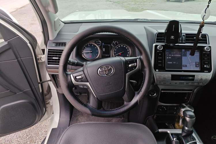 Used Toyota Prado 2018 3.5L Automatic TX-L NAVI with Rear-Mounted Spare Tire Steering Wheel