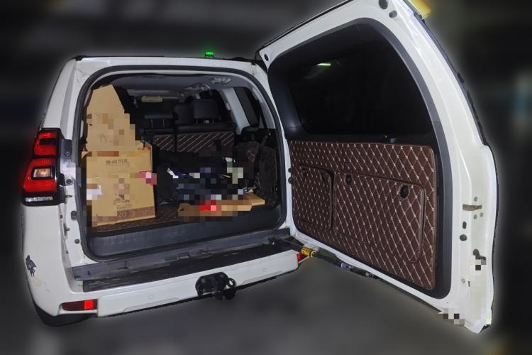 Used Toyota Prado 2018 3.5L Automatic TX-L with Rear-Mounted Spare Tire Trunk