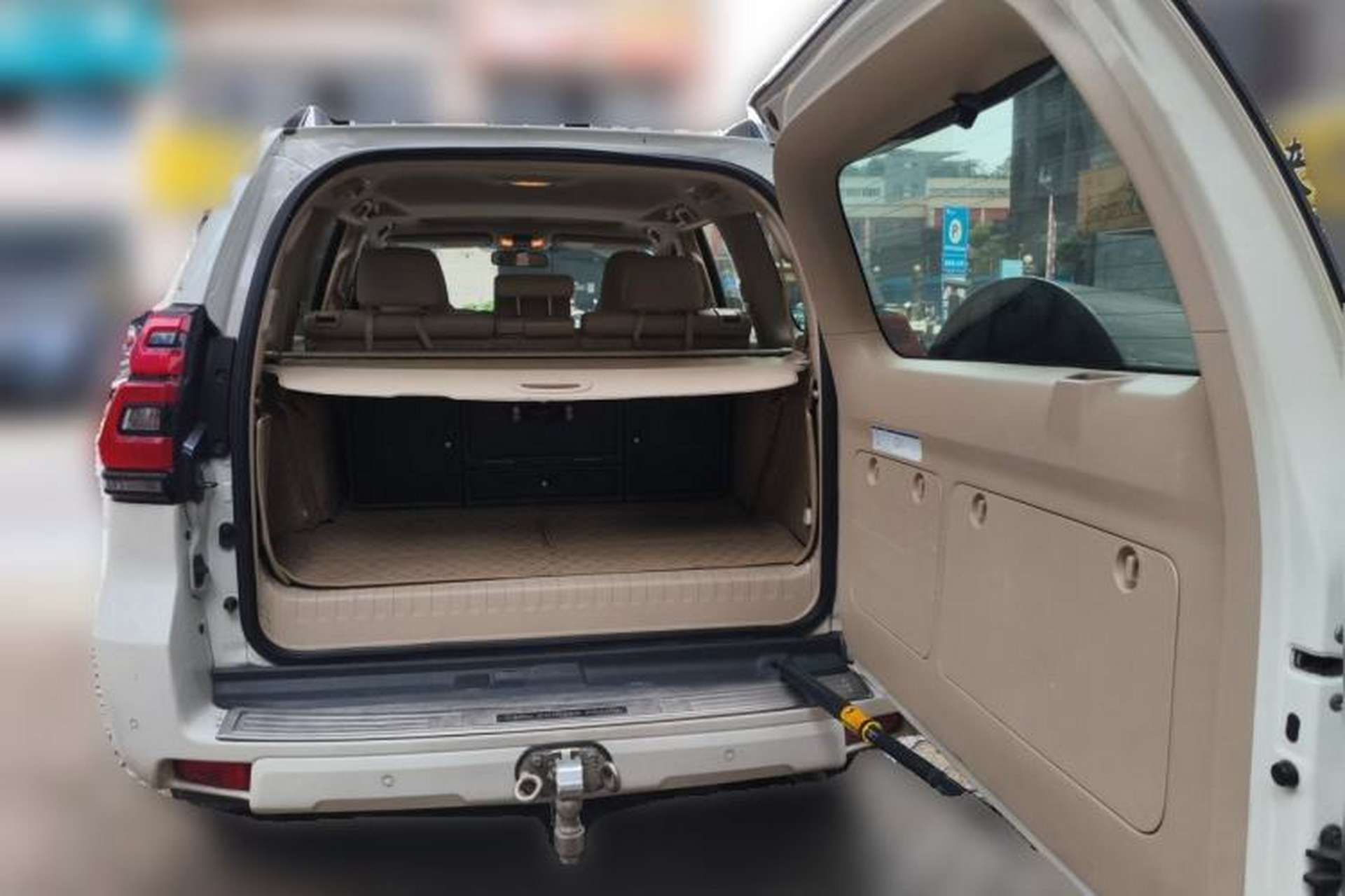 Used Toyota Prado 2018 3.5L Automatic TX-L with Rear-Mounted Spare Tire Trunk