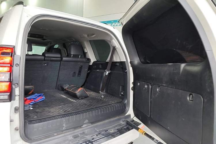 Used Toyota Prado 2018 3.5L Automatic TX-L Trunk
